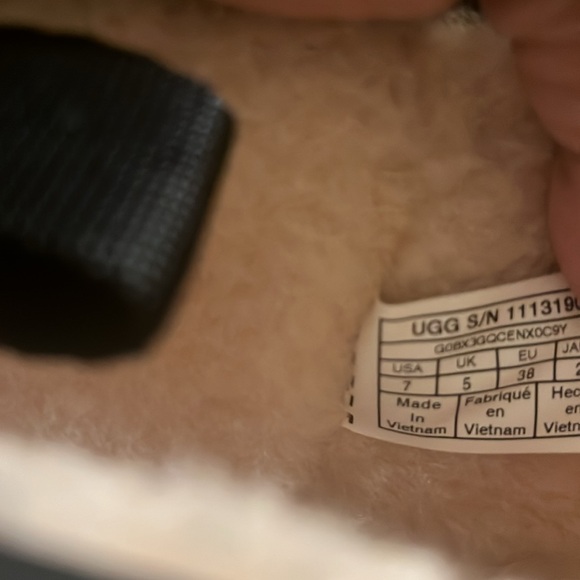 Women’s Ugg Classic Clear boots - Picture 4 of 8